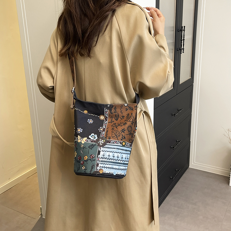 신상 나일론 패치워크 지퍼 스위트 크로스바디 백 202 - Women Bags Designer Sale 리뷰 및 가격