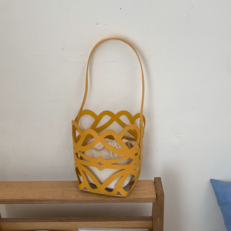 여름 신상 속이 비치는 PU 소재의 바구니형 숄더백 디 - Women Bags Designer Sale 리뷰 및 가격
